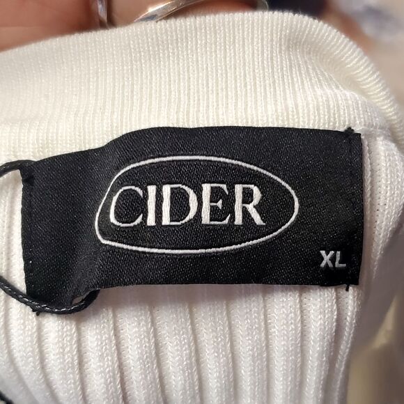 CIDER Women White Knit Crop Top Square Neck - Picture 5 of 6